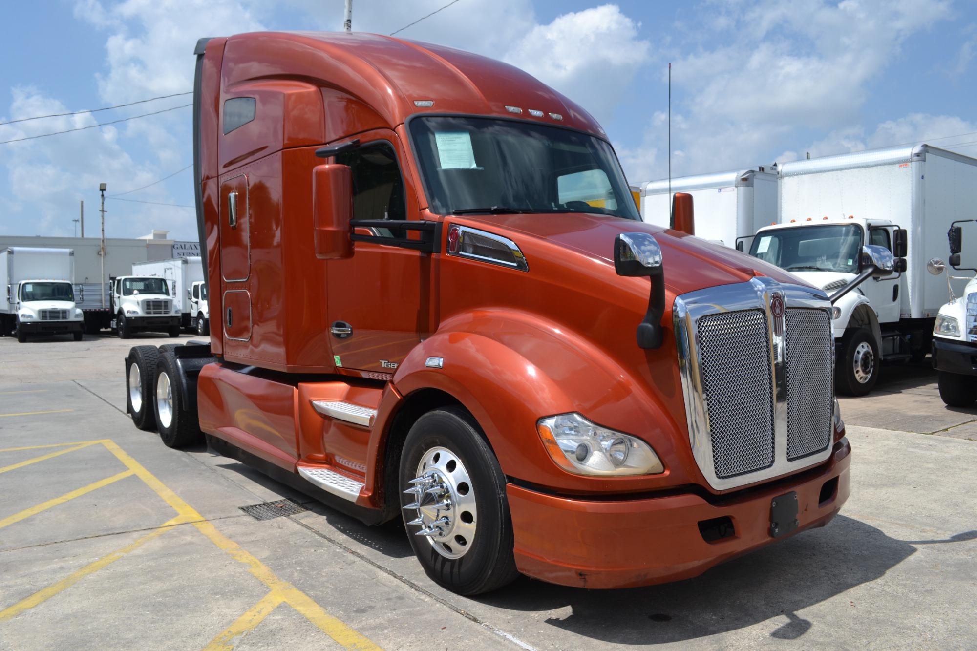 photo of 2020 KENWORTH T680 RAISED ROOF SLEEPER